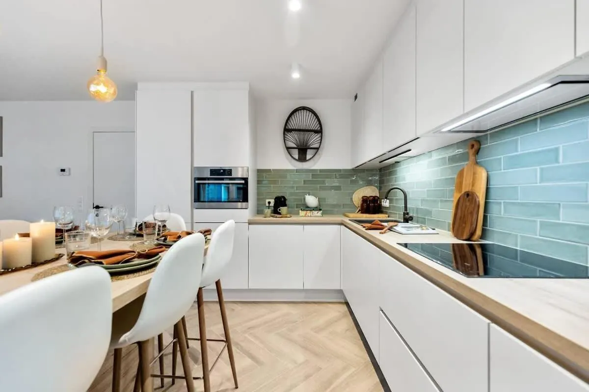 Albane - Modern 2 Bedroom Apartment In Ostend